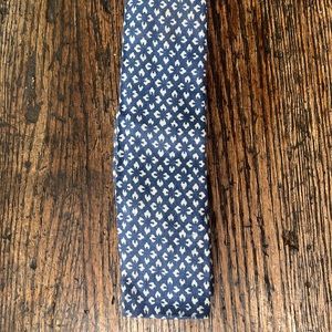 J Crew Blue and white slim 100 percent linen tie